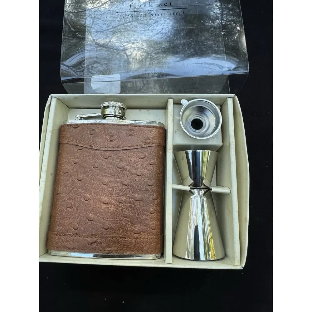 Pier One Flask Set Flash, Measurer and Funnel New in Box!